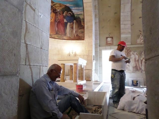 En el Santuario de Betfagé, nuevo look para el presbiterio de la Iglesia y Sacristía