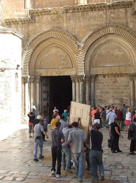 Nouveaux travaux pour l&rsquo;équipe d&rsquo;ouvriers dans la vieille ville de Jérusalem : la mission de la Custodie de Terre Sainte se renouvelle sous le signe de la continuité
