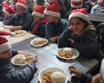 Rappellent Noël: le cadeau des franciscains aux enfants d’Alep