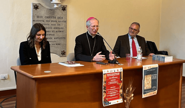 La mostra sul Santo Sepolcro arriva in Italia