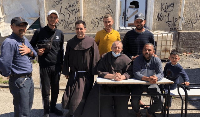 Stories from the refugee camp of Rhodes. The interview with Father Luke.