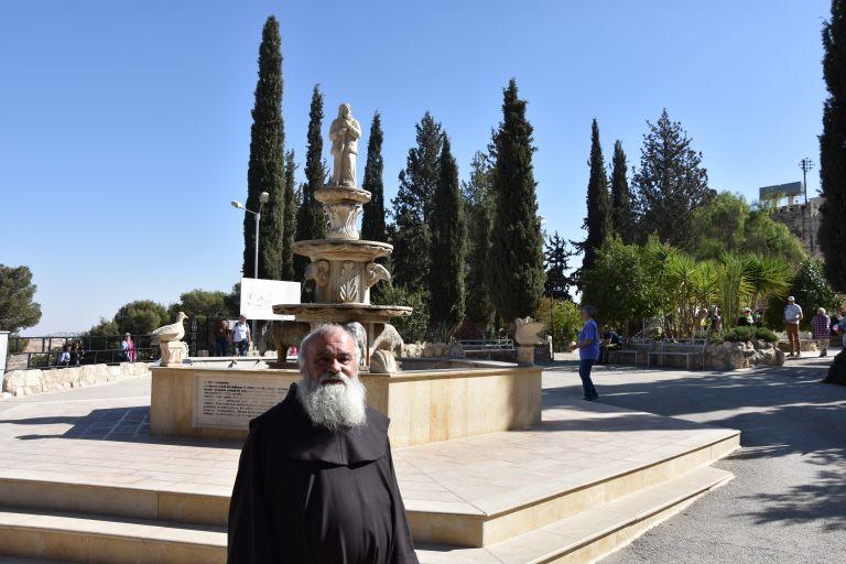 Al Campo dei Pastori con fra Josè Maria. Per essere “un po’ pastori e un po’ angeli”