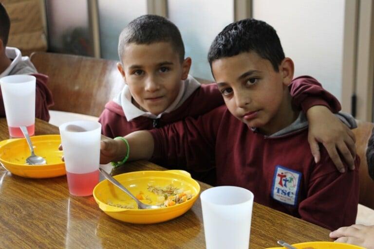 Die Stimmen der Kinder von Bethlehem, zwischen Kantine, Hausaufgaben und Fußball