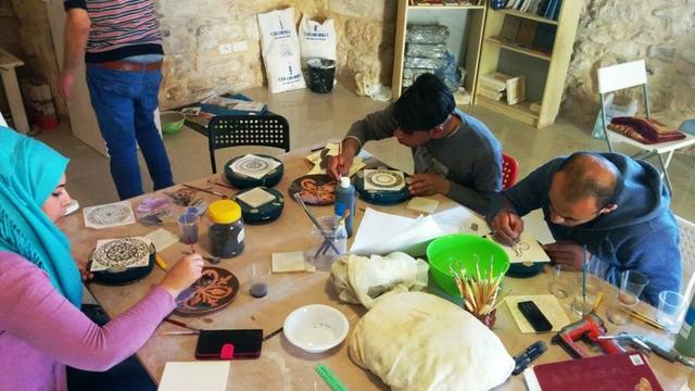 Un cours de céramique pour les jeunes palestiniens : du patrimoine archéologique au développement local