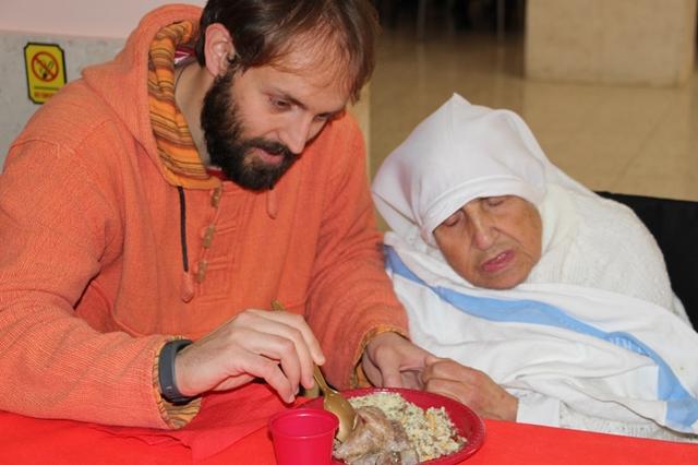 Give a Christmas of hope to the elderly of Bethlehem