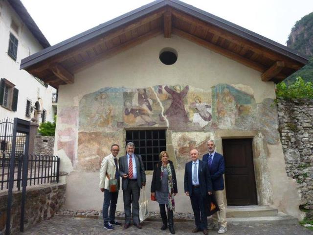 Dank des Engagements der Gemeinde von Bronzolo startet offiziell die Restaurierung der Kapelle Dominus Flevit