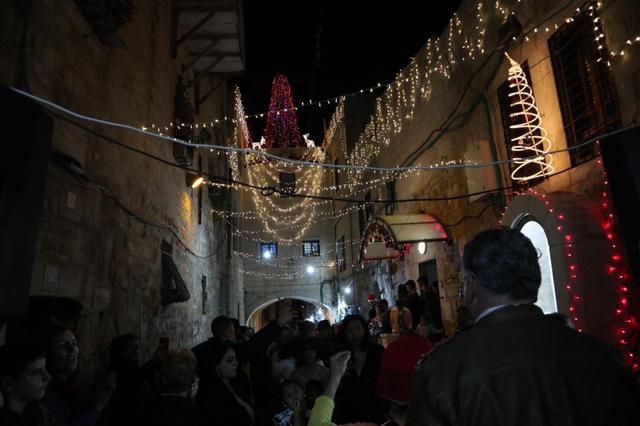 Warten auf Weihnachten in den Straßen von Jerusalem