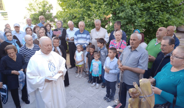 La testimonianza di padre Hanna Jallouf, parroco del villaggio siriano di Knaye