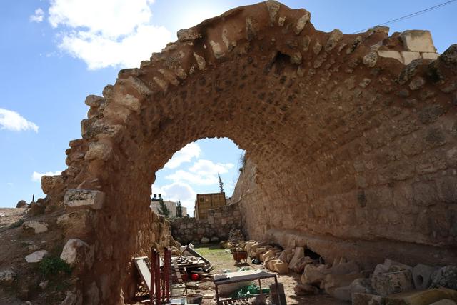 Coronavirus “Un momento per fermarsi e riflettere”. Il video di Osama Hamdan