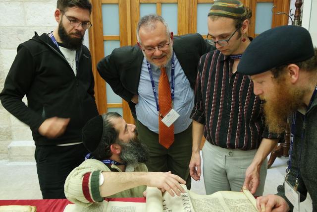 Books bridges of peace in Jerusalem: meeting and sharing with the students of the Hebrew University