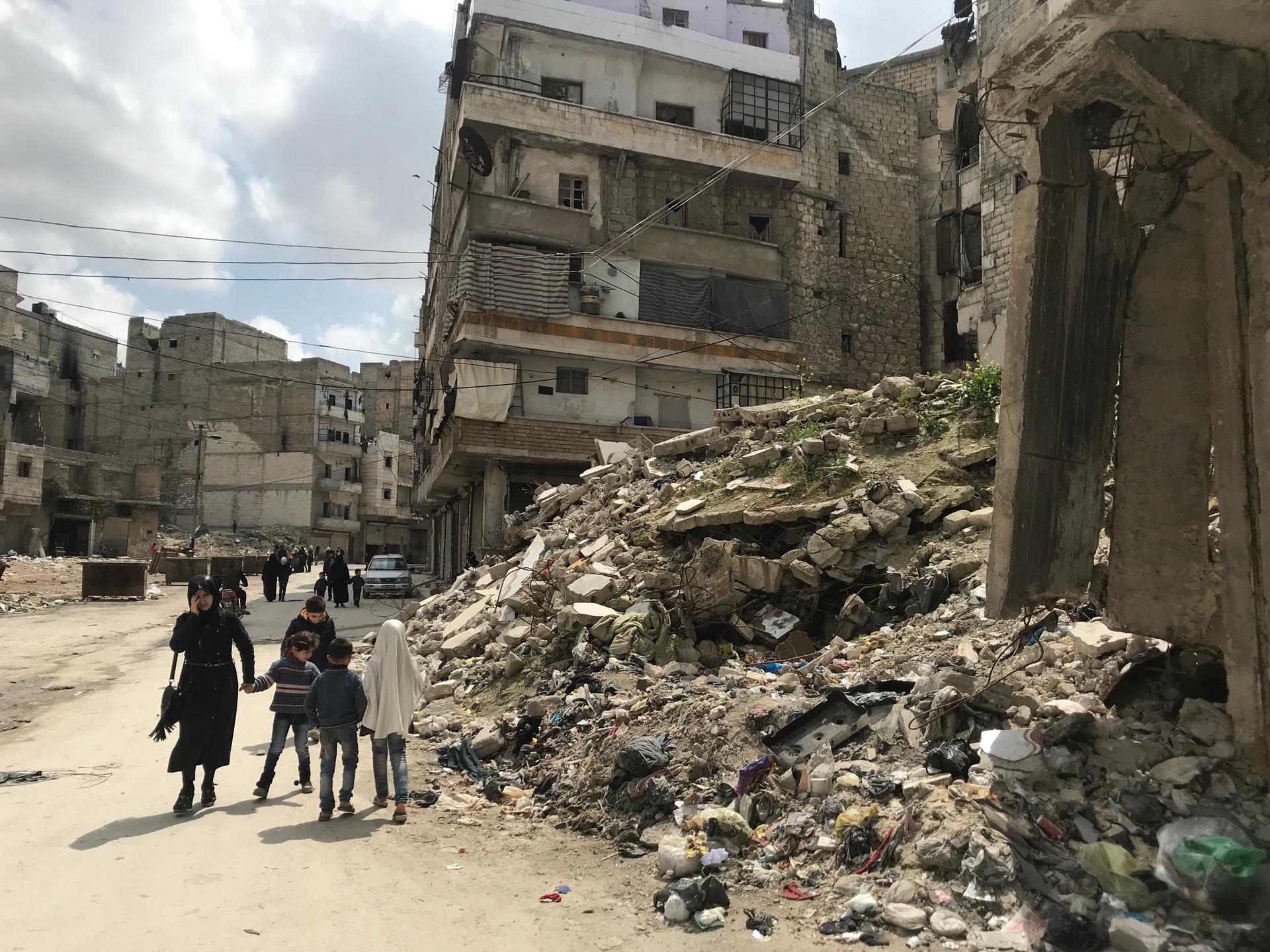 Crisi educativa in Siria: l’inaccessibilità all’istruzione e il “Pulmino della vita” come speranza