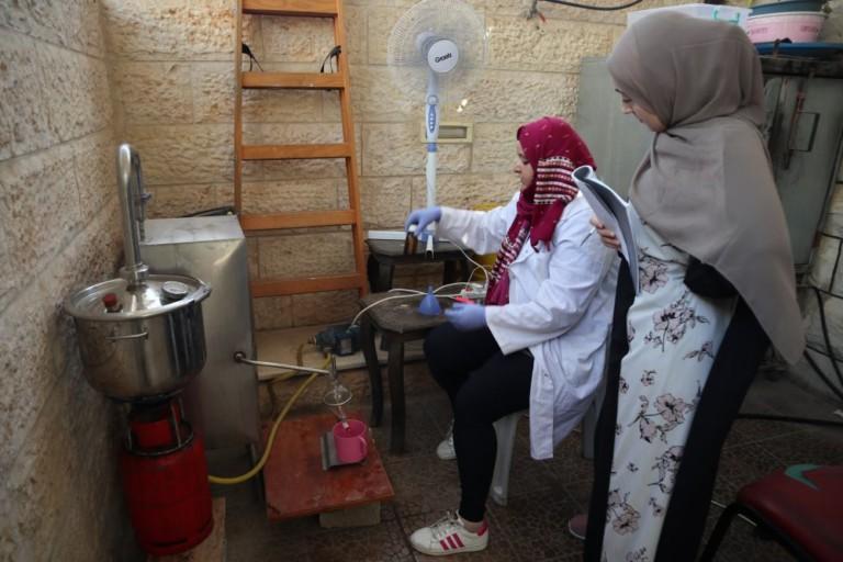 Bethany: a course to rediscover essential oils and perfumes of the local tradition