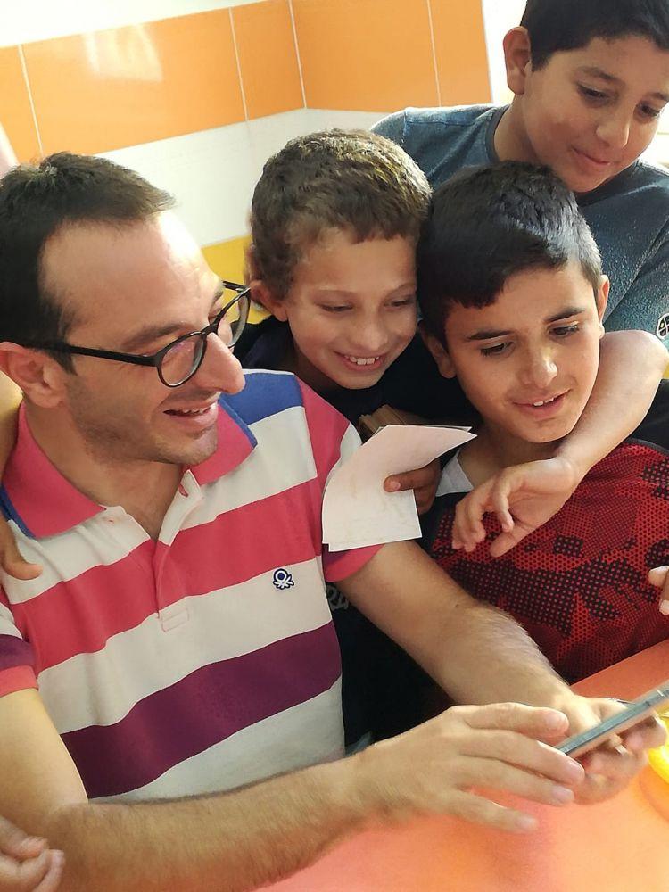 “From Bethany to Palermo to discover the sea”. The beautiful initiative of the parish of Saints Cosmas and Damian