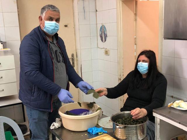 Betlemme: il cuore grande di Souzi, coordinatrice delle attività alla casa per anziani Società Antoniana