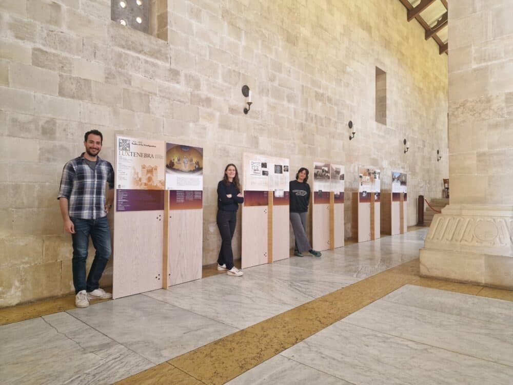 Die Ausstellung LUXTENEBRA, die von Freiwilligen von Pro Terra Sancta auf dem Berg Tabor installiert wurde
